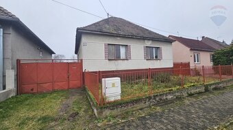 Rodinný dom v Gbeloch - pôvodný stav, veľký pozemok - 8