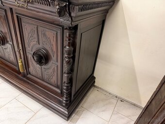 Starožitné skříně Henri II. - 8