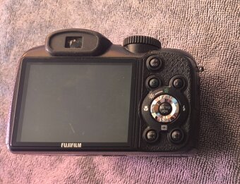 Predám digitálny fotoaparát FUJIFILM FinePix S2500HD - 8