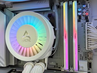 Ryzen 7 9800x3D•RTX 5070 Ti 16GB•32GB RAM, 2TB SSD•1000W - 8