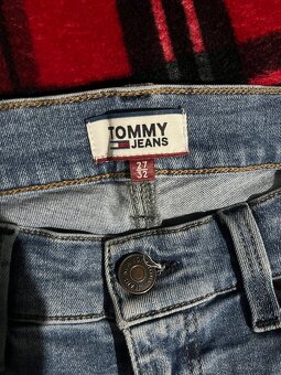 Tommy Hilfiger - 8