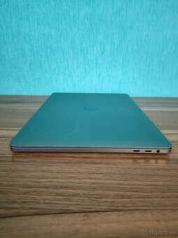 Apple MacBook Pro 2018 – i5 / 8GB / 256GB - 8