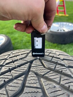 Zimný komplet Ford 245/45 R19 - 8
