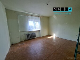 Rodinný dom s dvomi vstupmi, v obci Slaská s pozemkom o výme - 8