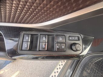 Toyota C-HR 1.8 Hybrid Executive LED JBL E-CVT FWD - 8