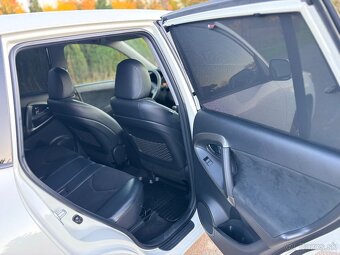 Predam Toyota Rav4 2,2 diesel 110KW 4x4 R.V 2013 112 600 - 8