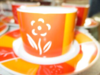 hrnčeky, tanierky, taniere - 8