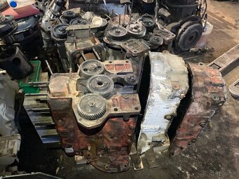 Predám kľukovú hriadeľ do motora Zetor crystal - 8