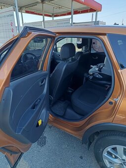 Renault Captur 1,3 Limited TCe 130 GPF , 1.majitel - 8