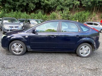 Ford Focus 1.6i 85kW Ghia klima tempomat 2005 - 8