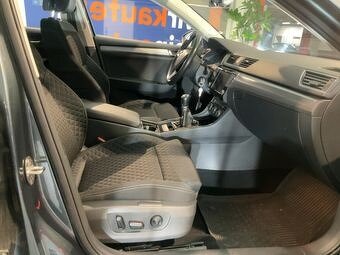 Škoda Superb Combi 2.0 TDI 4x4 Style M6 - 8