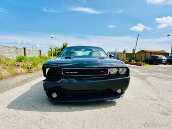 Dodge Challenger R/T Plus V8 5.7 Hemi - 8