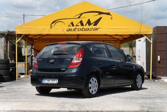 Hyundai i30 CW 1.6 CRDi -Len 142tis. KM- 116k Comfort - 8