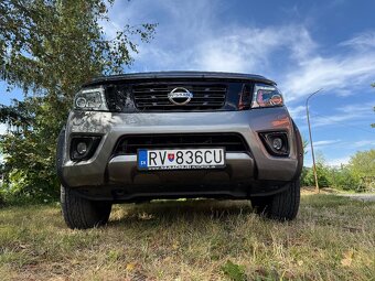 NISSAN NAVARA - 8