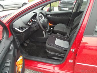 Peugeot 207 benzín  rok 2011 - 8