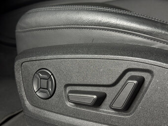 Audi e-tron 55 300KW S-Line Panorama - 8