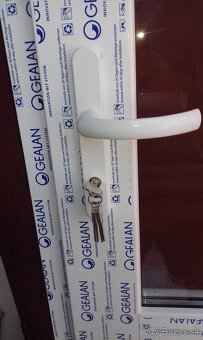 Predám vchodové dvere š 79cm x v 205cm a 90x200 čerešna - 8