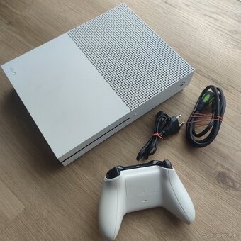 Xbox One S 1TB + Ovladač - 8