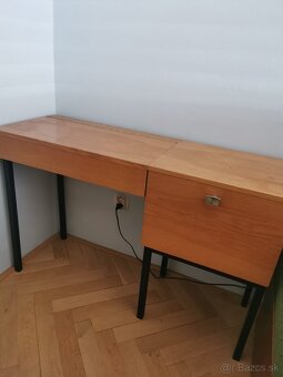 Retro drevený kozmetický stolík - 8
