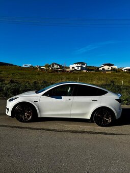 Tesla Model Y Performance 4x4 Plná Záruka 57t km Odpočet DPH - 8
