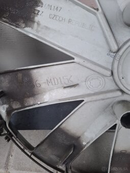 Zachovale puklice VW GROUP / Volkswagen R16. - 8