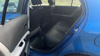 Toyota Yaris - 8