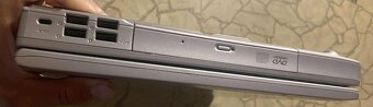 Predám starý notebook gericom laptop 15 tft p4 256 mb ram 40 - 8