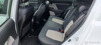 Kia sportage 1,7 Crdi max vybava Alcntra,par.kamera,navi - 8