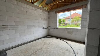 NA PREDAJ 4 izbový dom v obci Ladice - 8