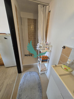 REZERVOVANÝ - Predám krásnu, kompletne zrekonštruovanú chalu - 8