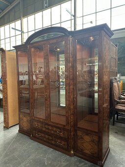 Luxusná talianska vitrína - 8