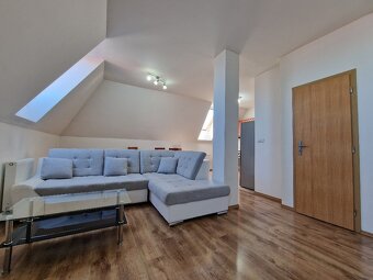 2 izb. byt na Kúpeľnom námestí v Seredi, 57m2 na predaj - 8