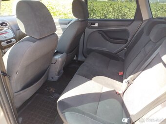Predám Ford Focus kombi - 8