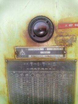 obrážačka zvislá TOS, typ HOV 25 - 8