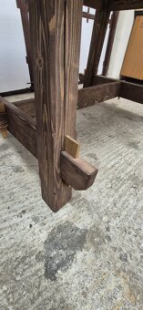 Masívny jedálenský stôl - 8