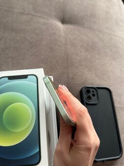 Apple iPhone 12 - 64GB - 8