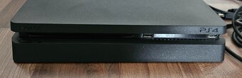 Playstation 4 - 8