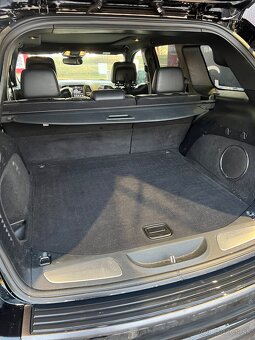 Jeep Grand Cherokee 3.0L V6 CRD S-Model A/T - - 8