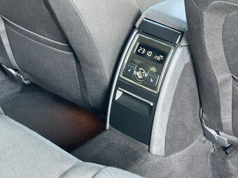 Škoda Superb Combi 2.0 TDI CR 140k Elegance DSG Automat - 8
