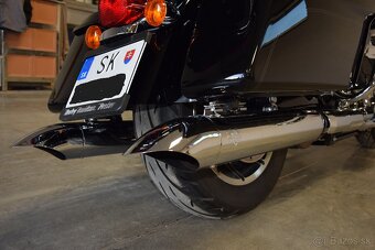 Harley Davidson Road Glide Ultra - 8