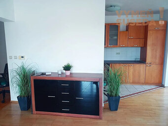 VYMEŇ SUSEDA – VÝNIMOČNÝ 4 IZB. ZARIADENÝ BYT S BALKÓNOM, D - 8