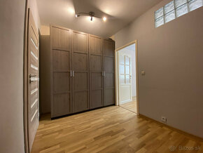 Rezervované 2-izbový byt 61 m² s dostatkom parkovacieho mies - 8
