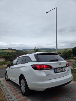 Opel Astra 1.6 CDTI - 8