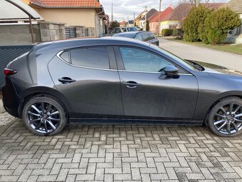 Mazda 3 - 8