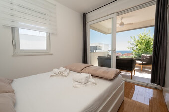 Chorvatsko-luxusný zariadený 4 izbový apartmán na Pagu - 8