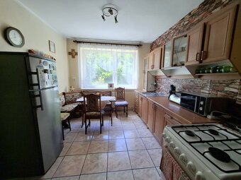 Rodinný dom so stavebným pozemkom - 8