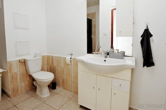 Slnečný 2 izbový byt s murovaným jadrom na predaj - 8