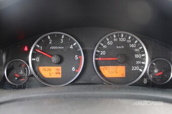 Nissan Pathfinder 2,5 DCi 126 kW 4WD - 8