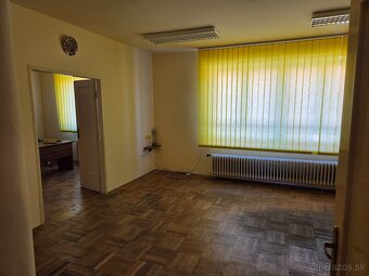 Polyfunkčný objekt v širšom centre Lučenca - 8