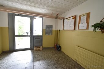 Pezinok:Ponúkame priestranný 3 izbový byt , Svätoplukova ul. - 8